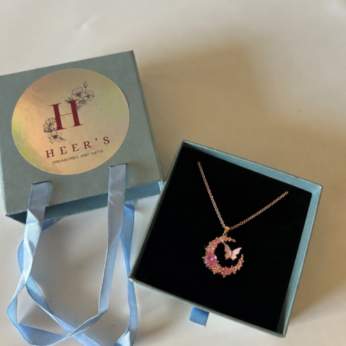 Dreamy pendant chain